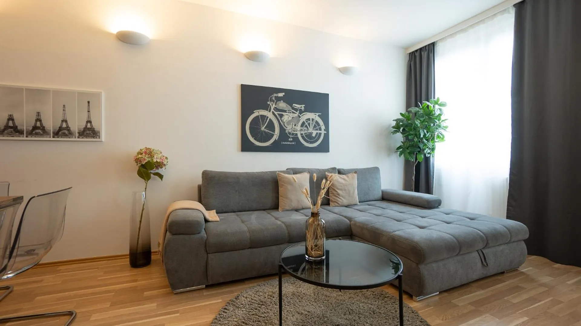 Charming Apartment With Balcony, Close To Stephansdom Cathedral Vienna Austria