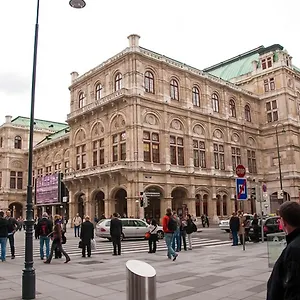 Homestay Opera Am Operneck Self Check In, Vienna