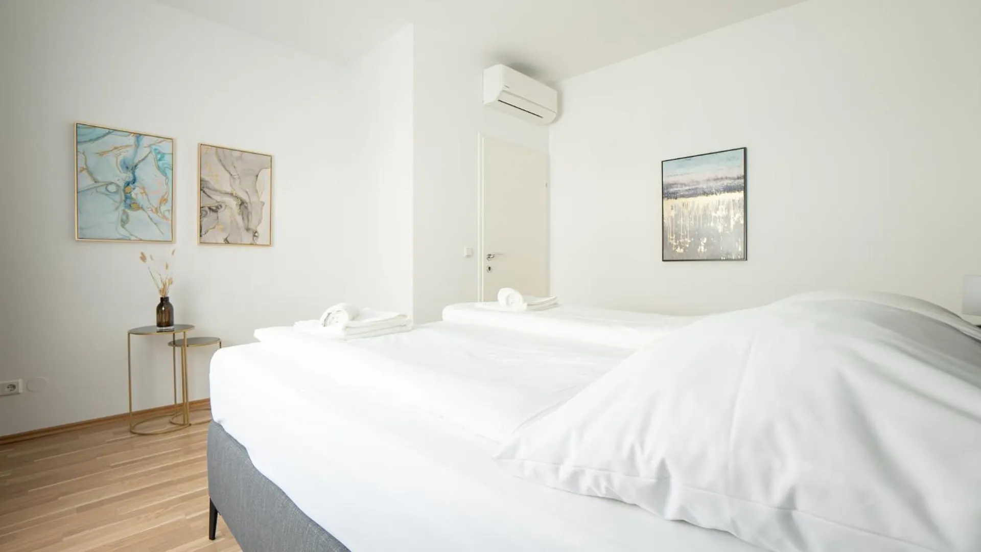 Charming Apartment With Balcony, Close To Stephansdom Cathedral Vienna Austria