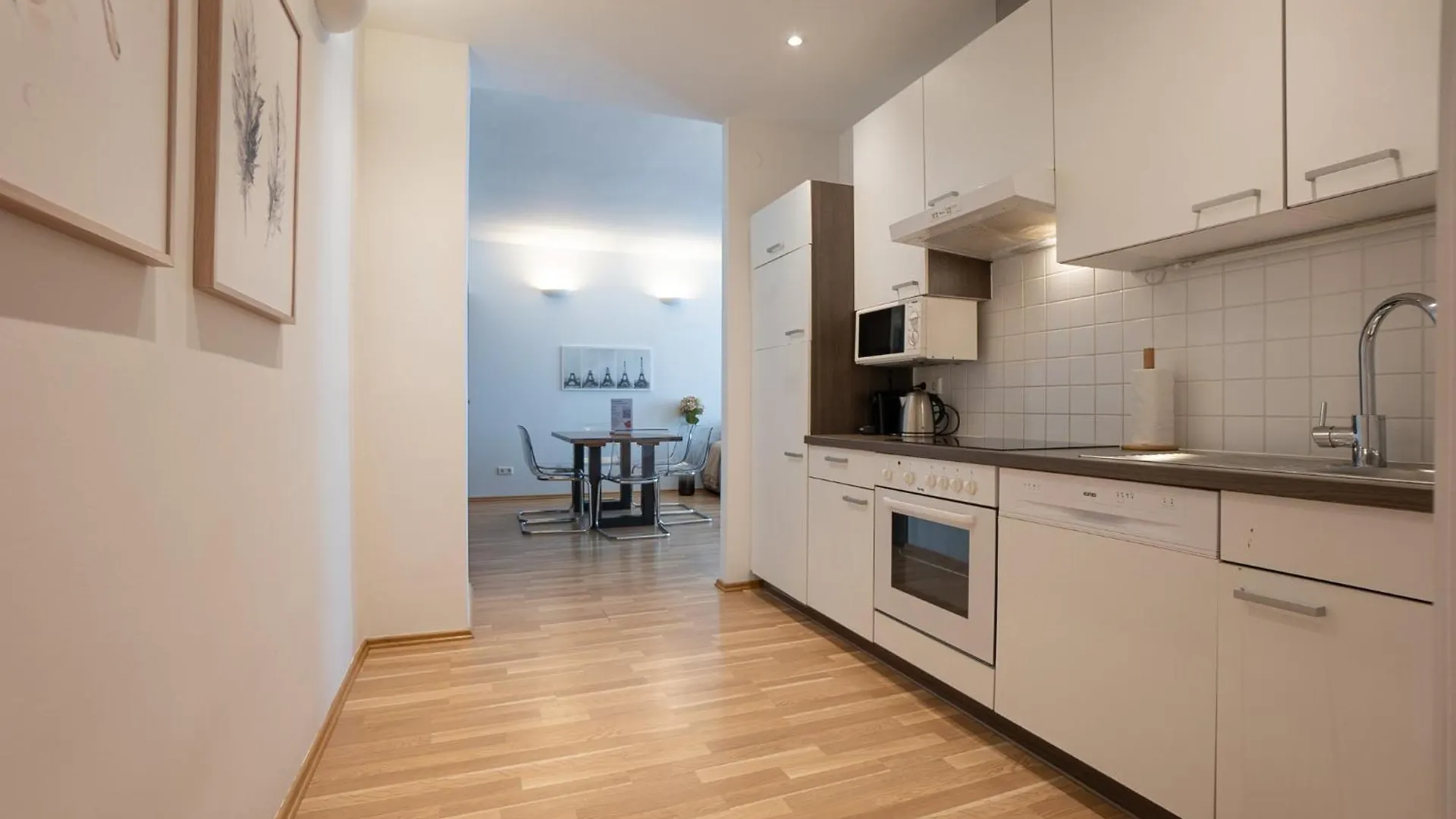 Charming Apartment With Balcony, Close To Stephansdom Cathedral Vídeň