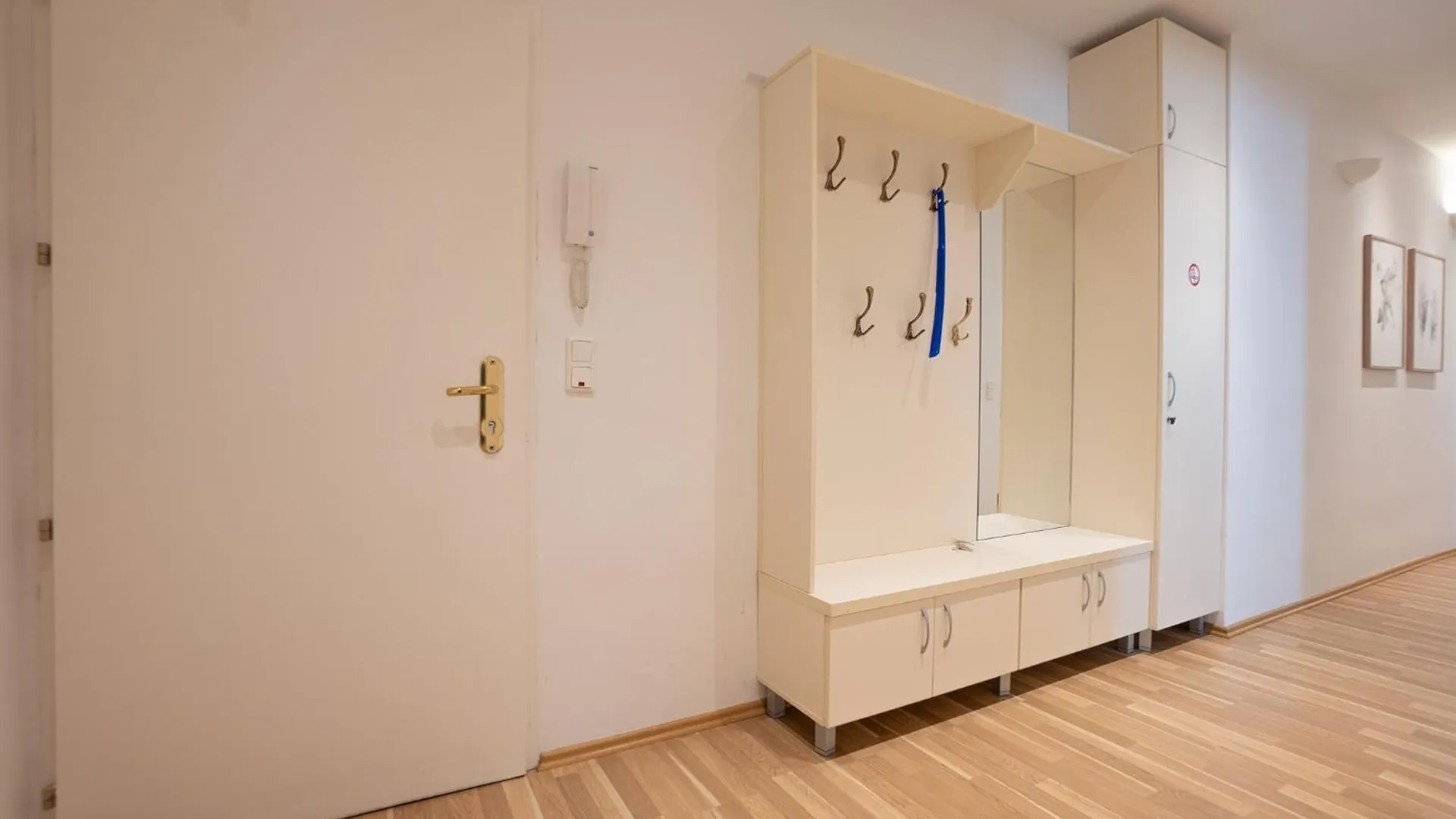 Charming Apartment With Balcony, Close To Stephansdom Cathedral Vídeň