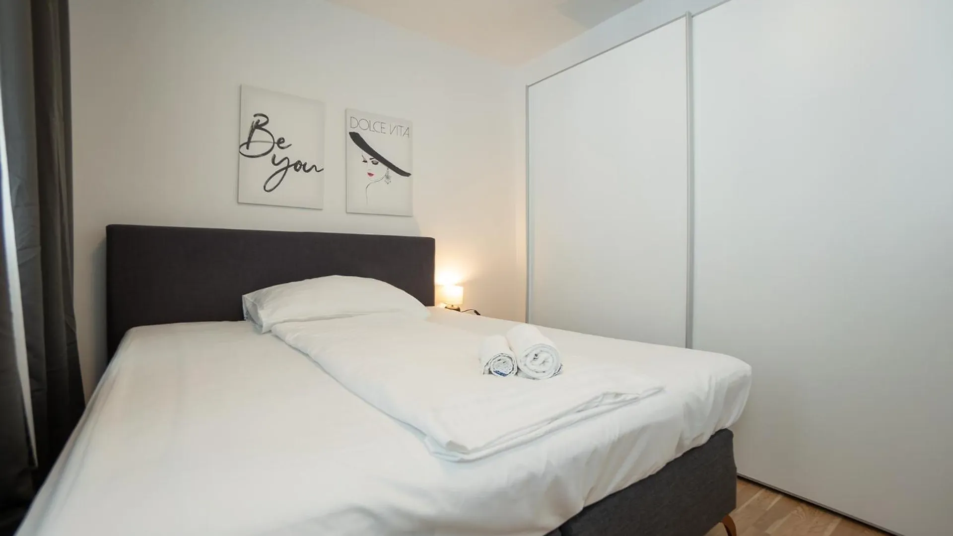 Charming Apartment With Balcony, Close To Stephansdom Cathedral Vídeň