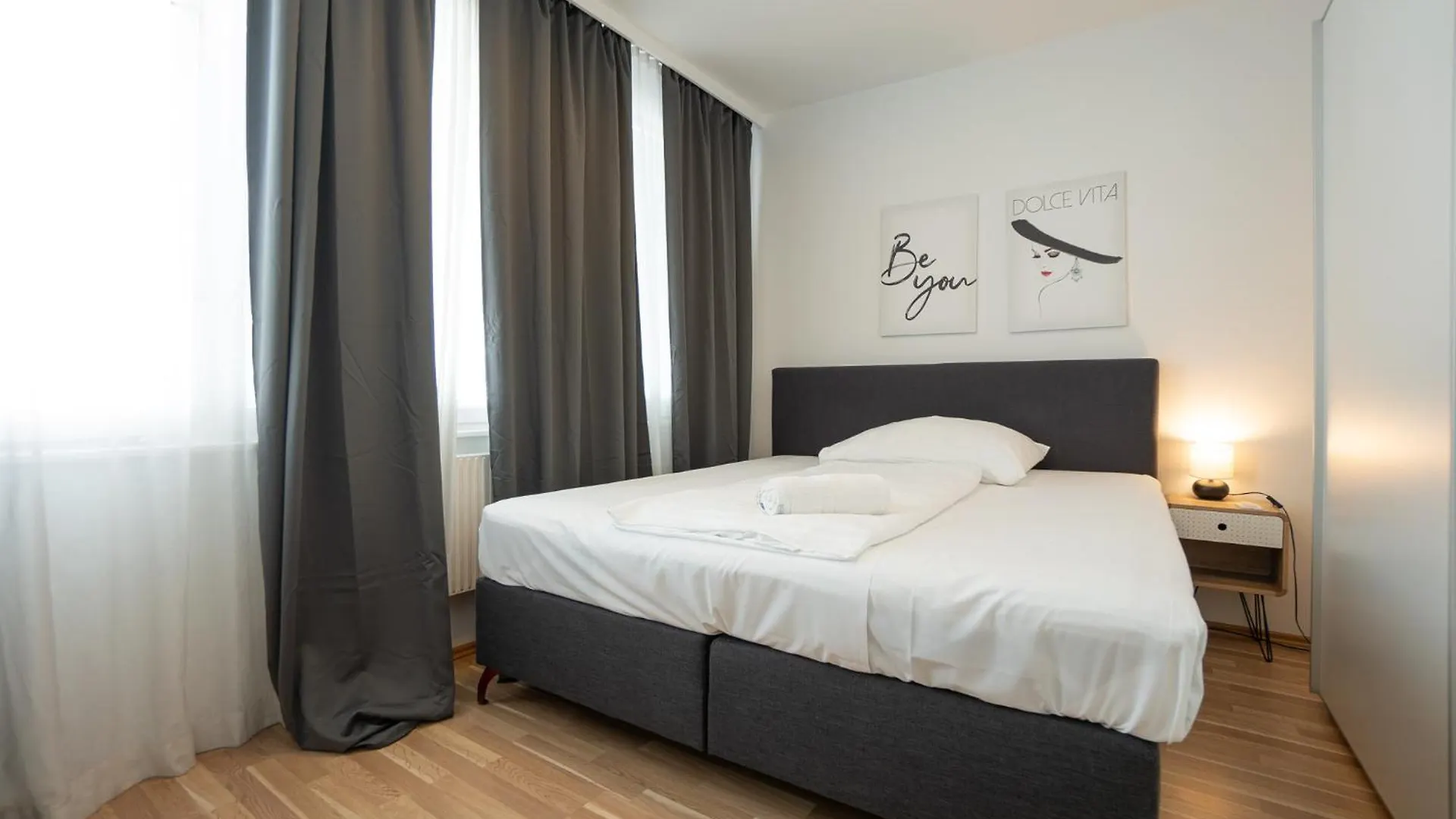 Charming Apartment With Balcony, Close To Stephansdom Cathedral Vídeň