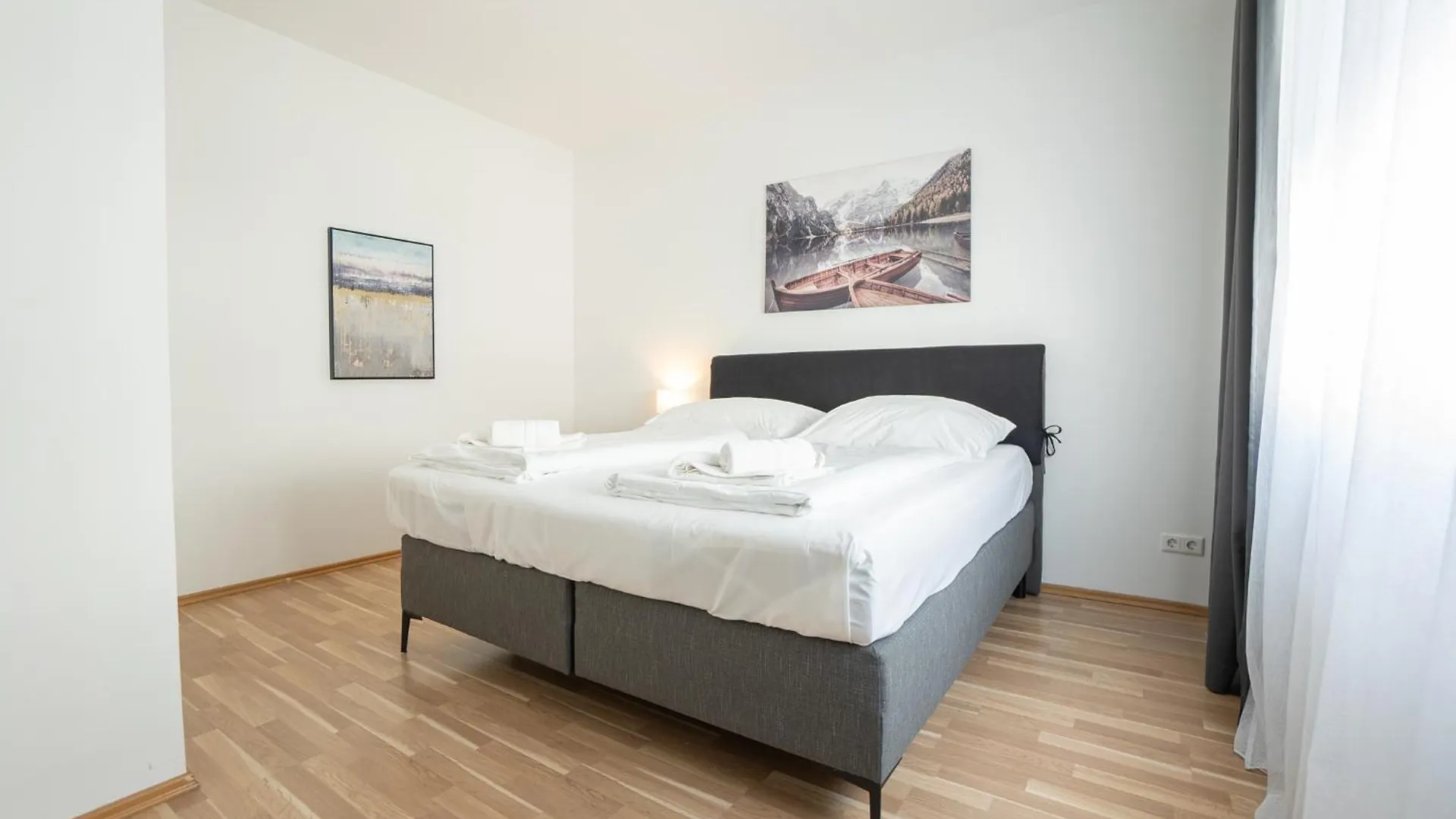Charming Apartment With Balcony, Close To Stephansdom Cathedral Vídeň