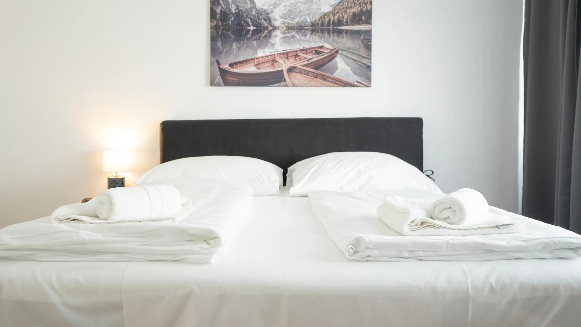 Charming Apartment With Balcony, Close To Stephansdom Cathedral Vienna Austria
